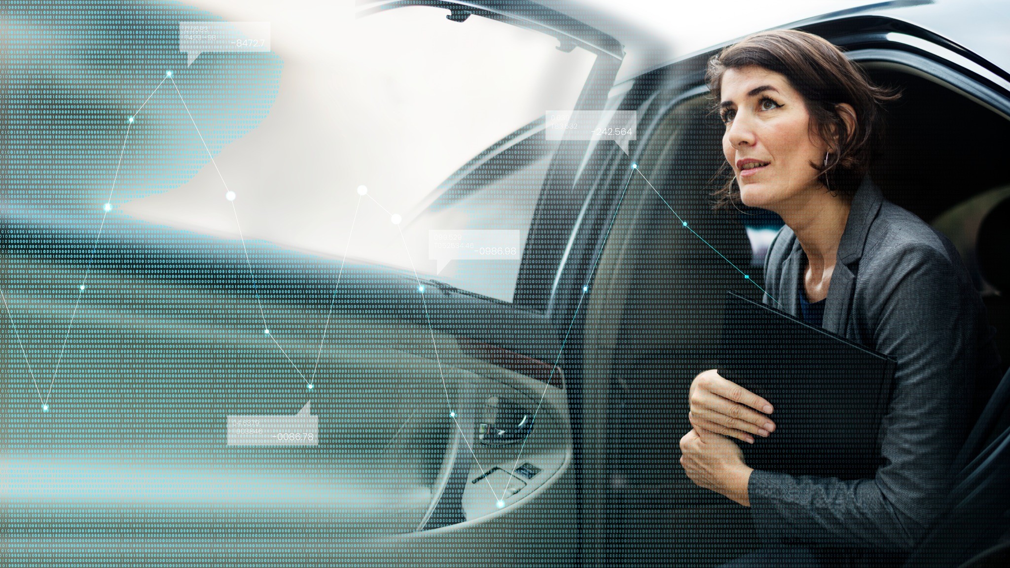 Executiva saindo do carro — espaço para sua montagem de depoimentos